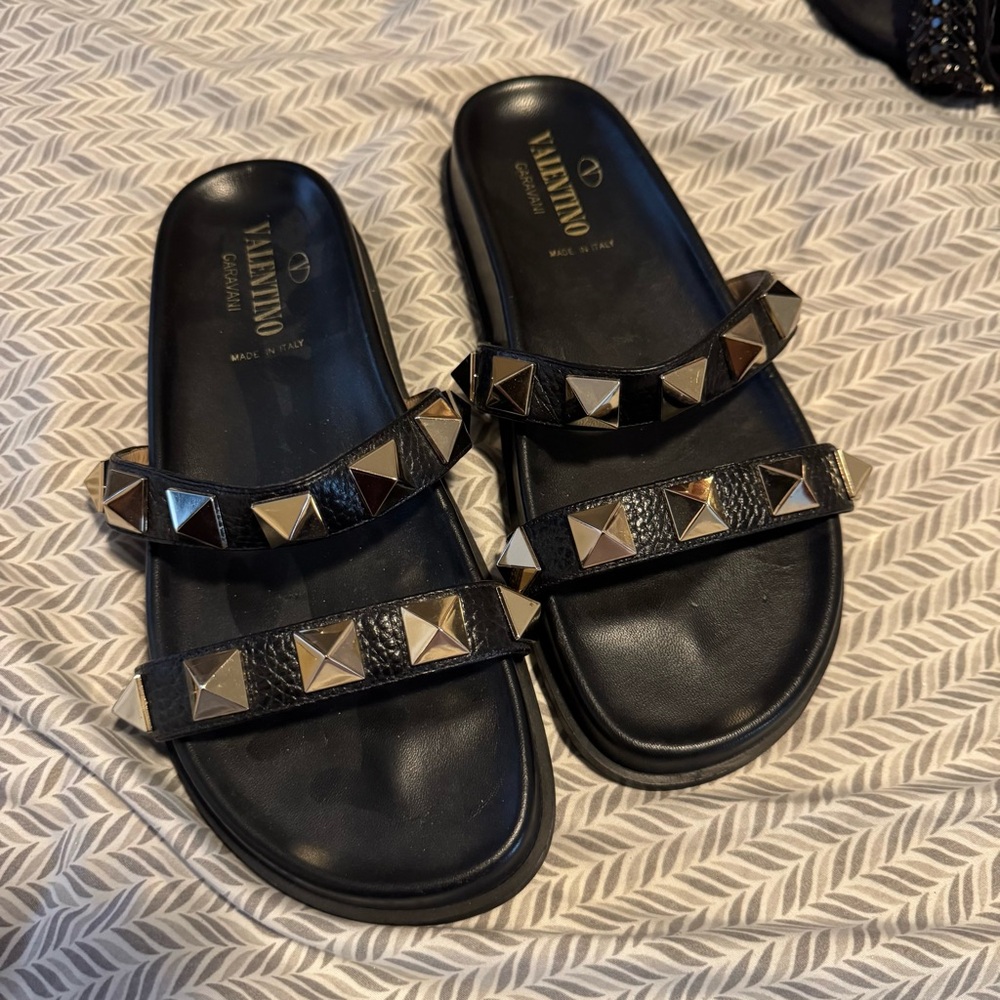 Valentino Rockstud Black Leather Slide Sandal - Picture 2 of 5